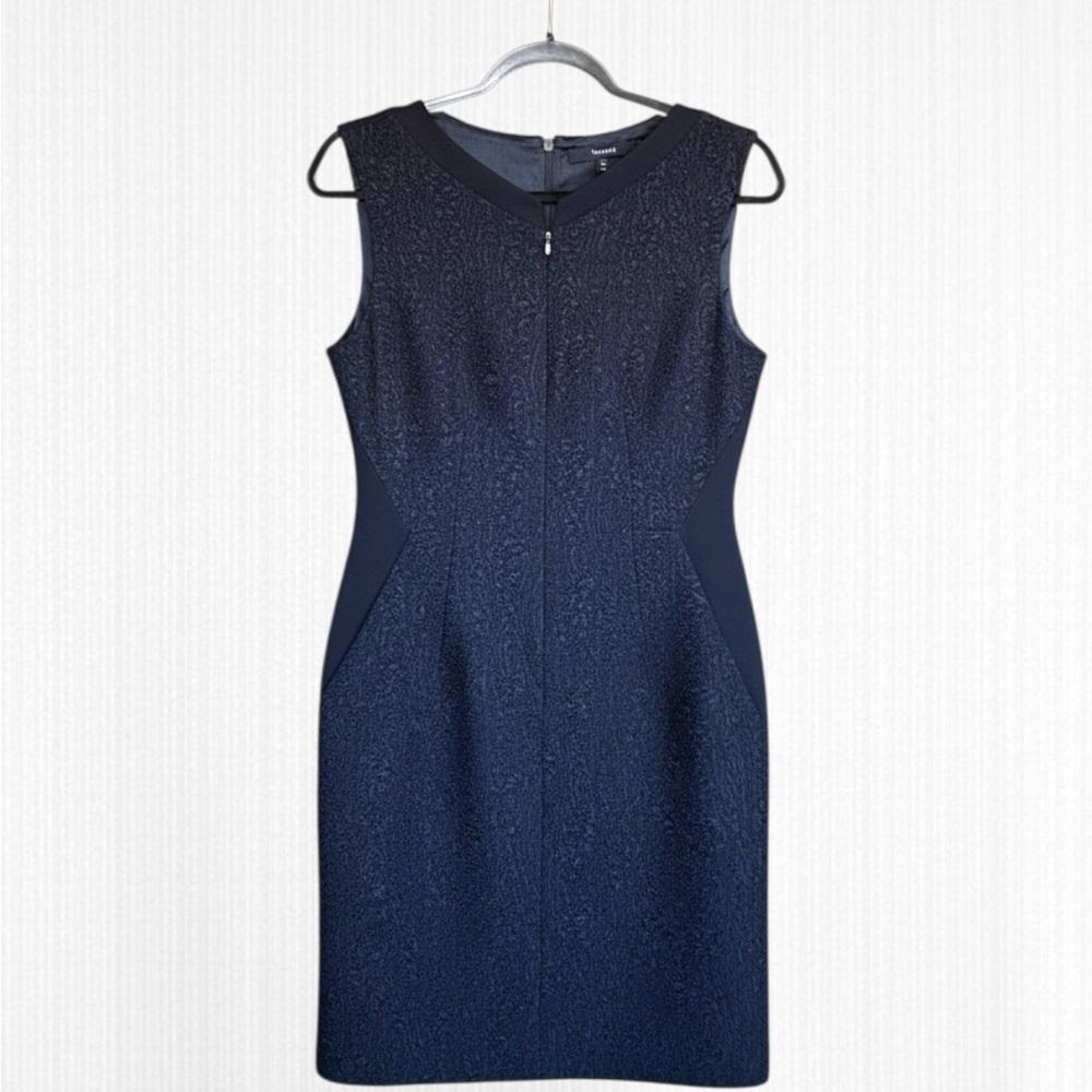 Tahari Black Sleeveless Sheath Dress Exposed Front Zip Textured Panel Lined M